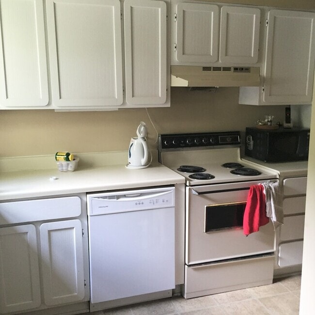 Photo - 104 Cedarwood Ln