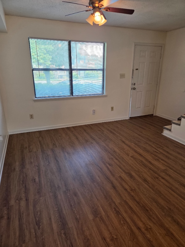 Photo - 1511 Medland Rd NW