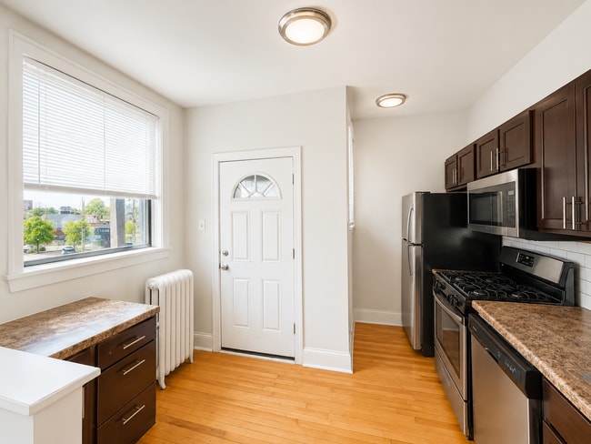 Photo - 2348 W Addison St Unidad D3