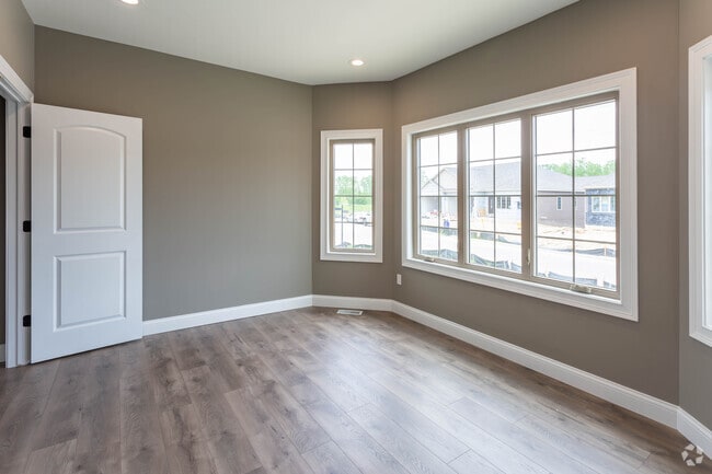 3 BR, 2 BA - 1700 SF