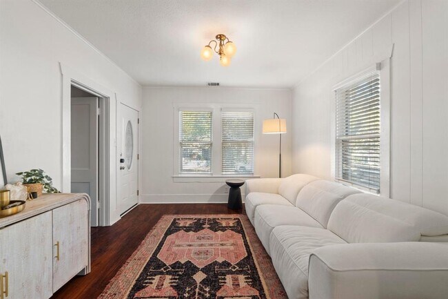 Photo - 1805 Brackenridge St