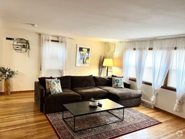 Building Photo - 67-69-69 Brookline St Rental