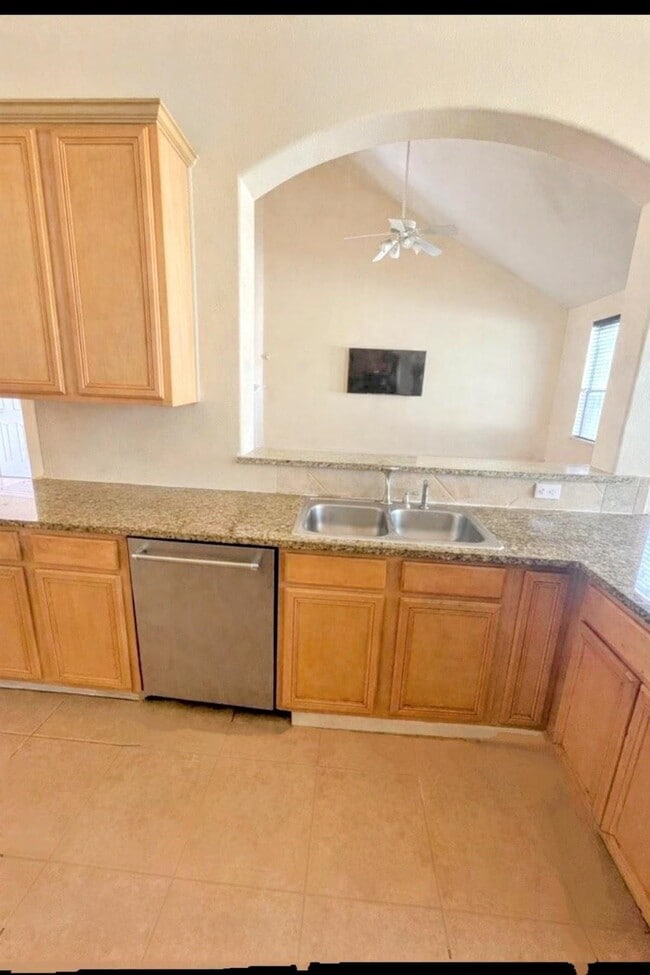 Photo - 26864 Calgary Pointe Dr