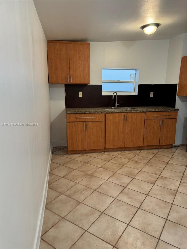 Photo - 6481 SW 39th Ter Apartamento Unidad B