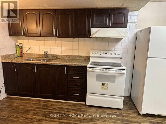 Photo - 4092 Midhurst Ln