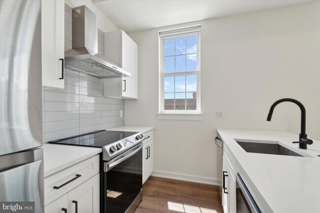 Photo - 2513 N Howard St Unit 302