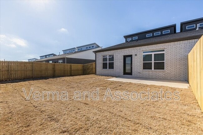 Photo - 717 Sun Meadow Dr