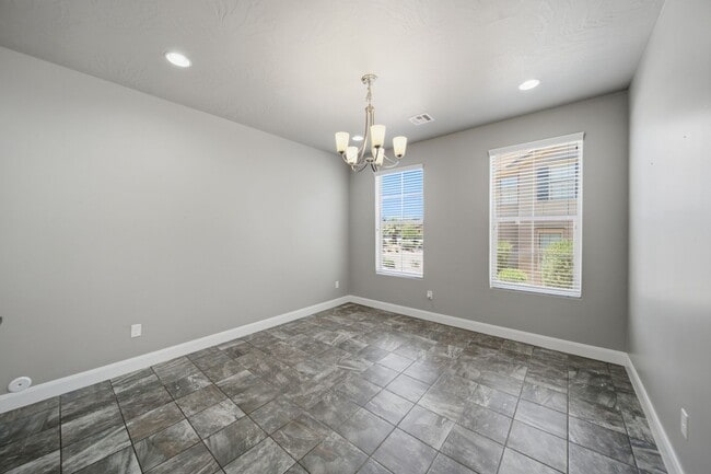 Photo - Bright & Spacious 3 bedroom Townhome