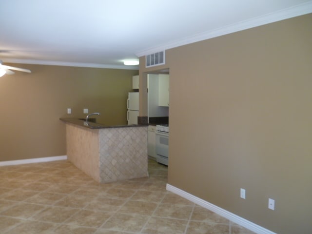 Photo - 18350 Hatteras St Unidad 108