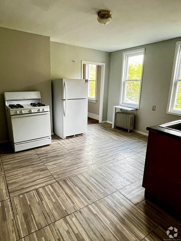 Building Photo - 143 Putnam St Rental