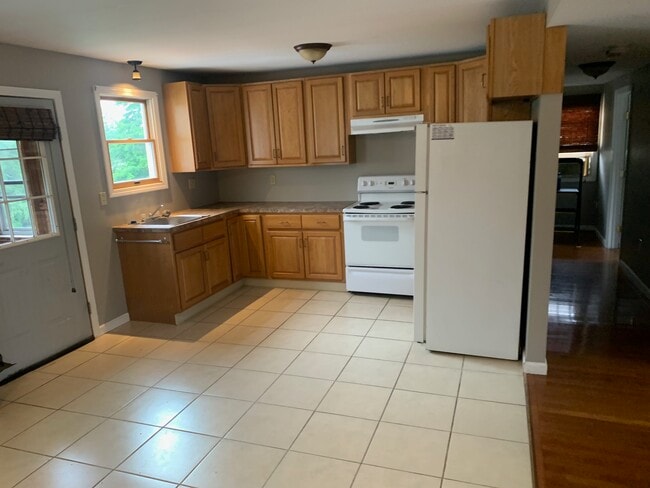 Building Photo - 448 Hazard Ave Rental