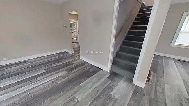 Photo - 529 E Victoria St