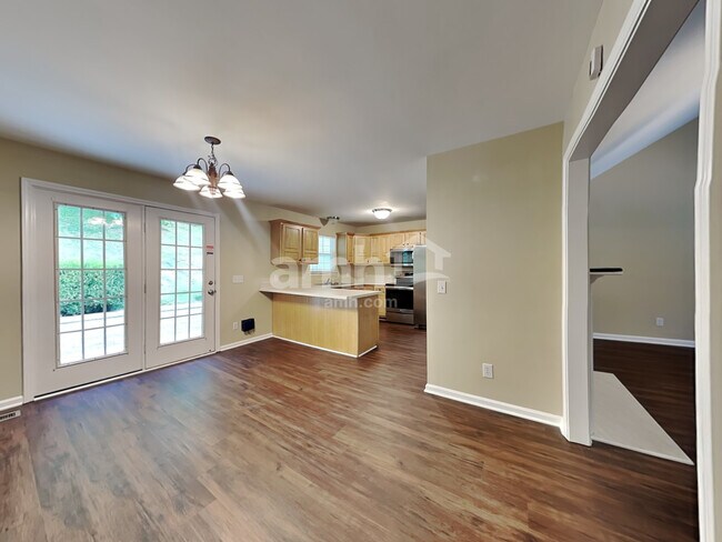 Photo - 1335 Georgetown Dr