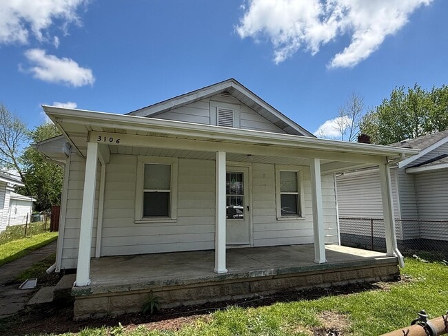 Building Photo - 3 Bedroom - Renovated - Exquisite