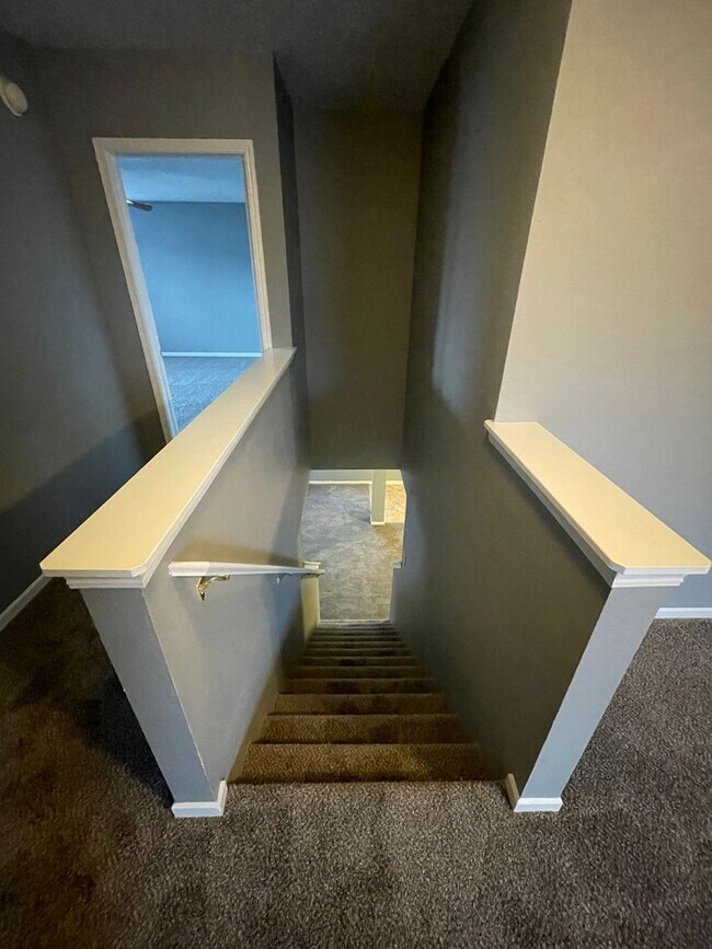 Photo - 843 Streamside Dr