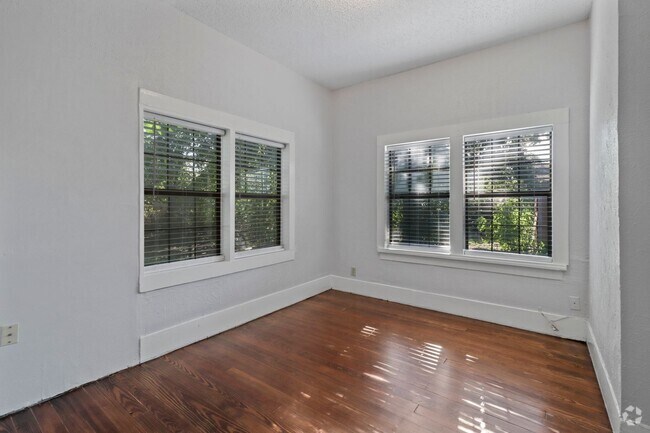 Building Photo - 516 Mill St Unit B Rental