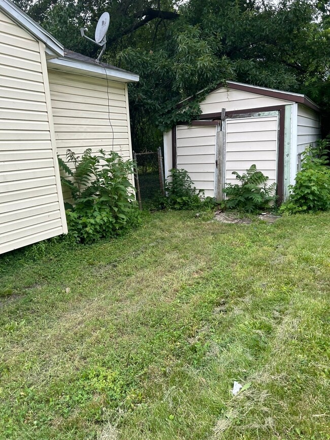 Photo - 928 W Waggoner St