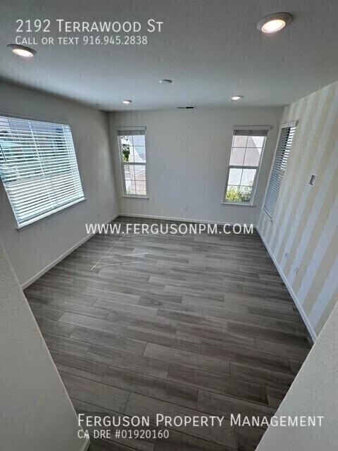 Photo - 2192 Terrawood St