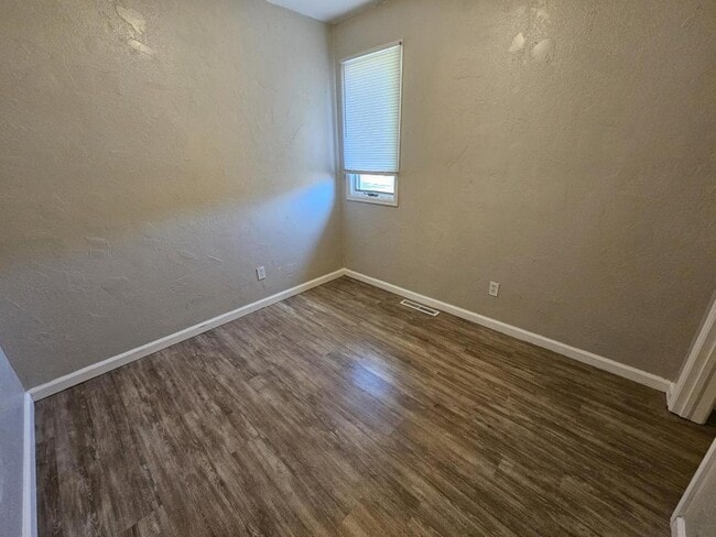 Photo - 1319 Alpine St