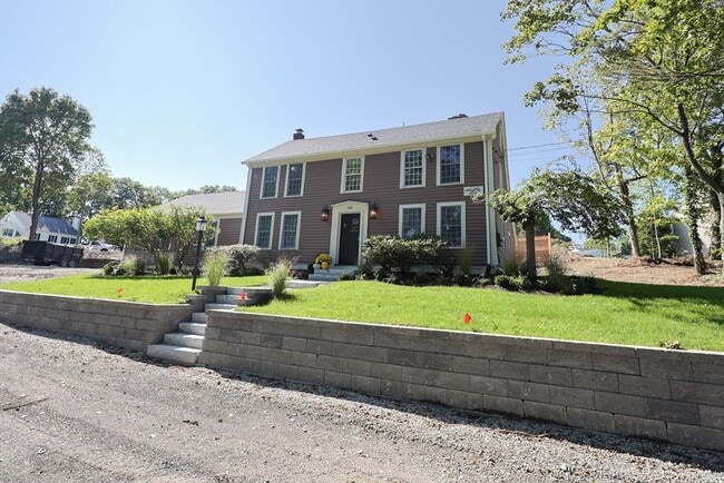 Photo - 144 Old Connecticut Path