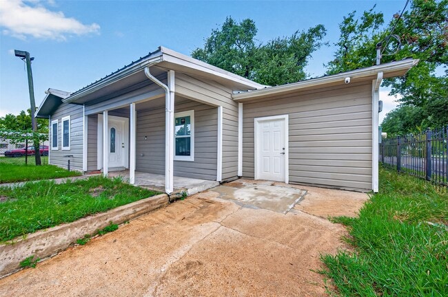 Photo - 4715 Chapman St