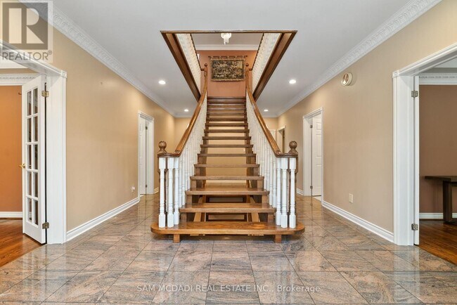 Photo - 2339 Glengarry Rd
