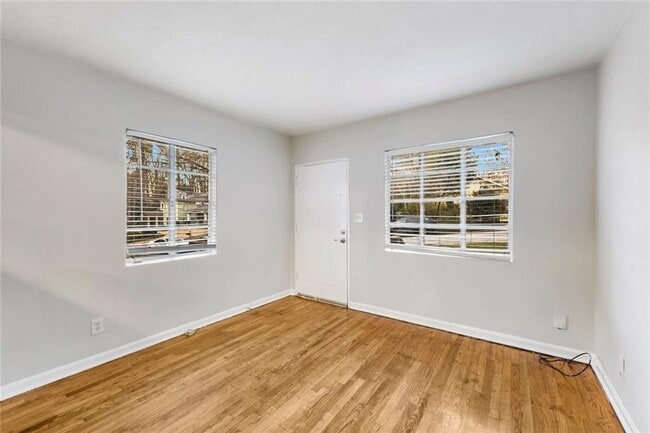 Photo - 121 Fairview St