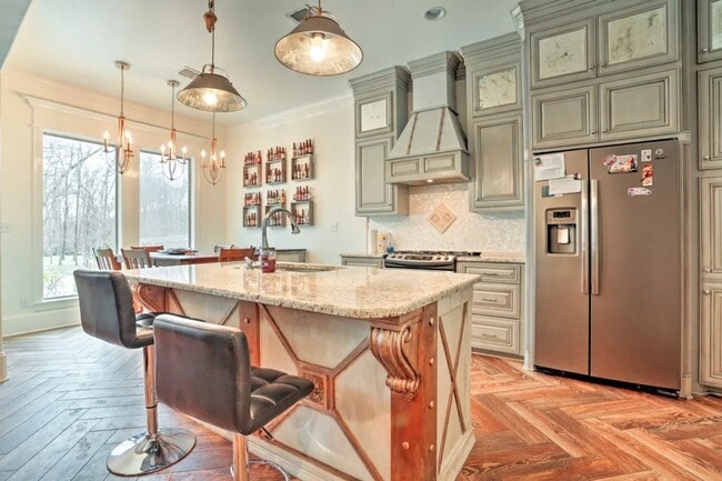 Photo - 111 Haymarket Ct