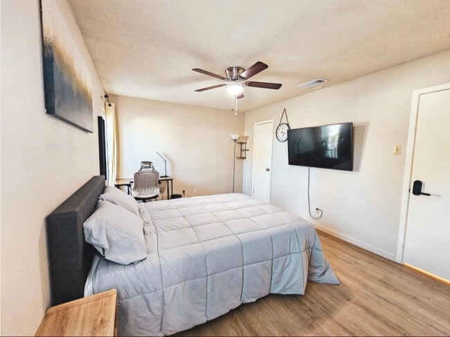 Photo - 1609 San Antonio Ln