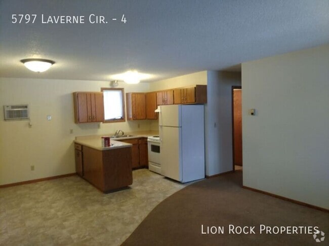 Building Photo - 5797 Laverne Cir N Unit 4 Rental