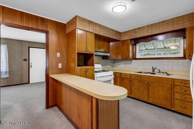 Photo - Timeless Charm in Ocean Springs’ Most Walk...