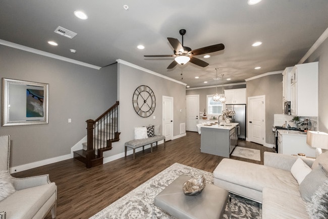 Photo - 523 Brownstones