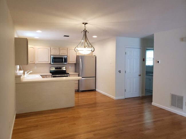 Photo - 115 Parade Hill Rd