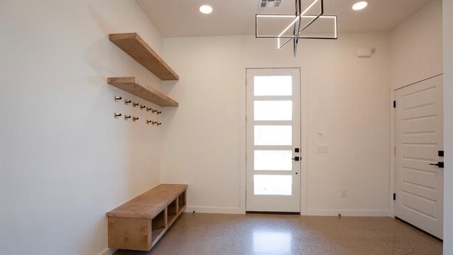 Photo - 605 N Idaho Ave