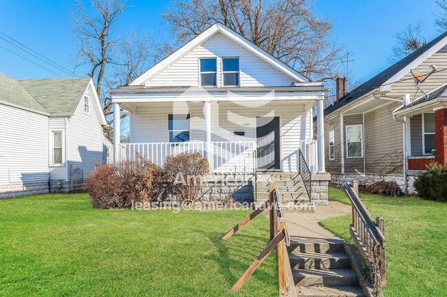 Building Photo - 1849 W Gaulbert Ave