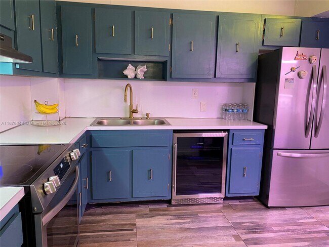Photo - 4200 Hillcrest Dr Unit 303
