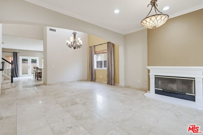 Photo - 5187 Knollwood Way