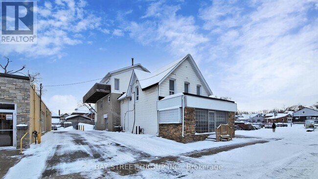 Photo - 66 Maple Ave