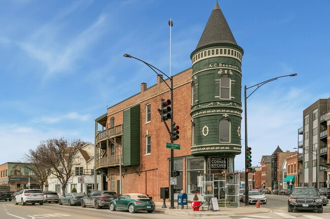 Building Photo - 2200 N Clybourn Ave