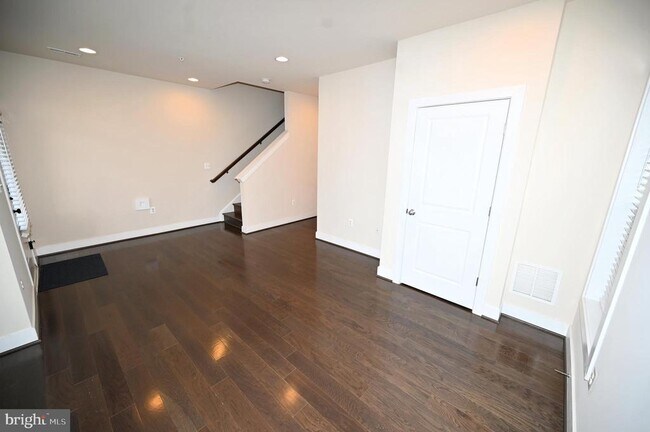 Photo - 2413 Glenallan Ave