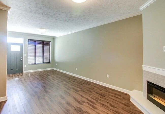 Summit Falls Apartments & Townhomes