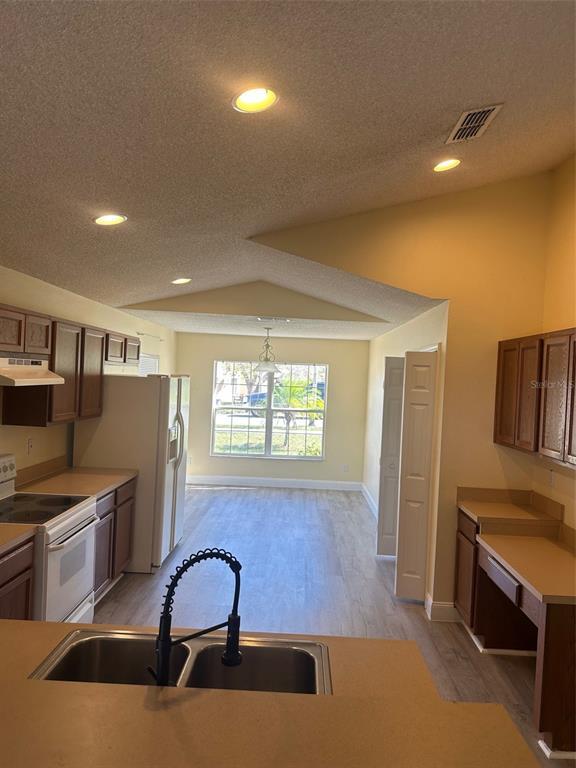 Photo - 2004 Newtown Rd