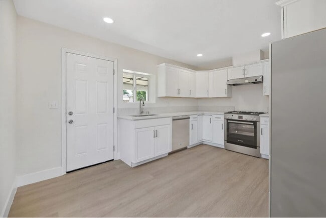 Photo - 1717 N Brooks Ave