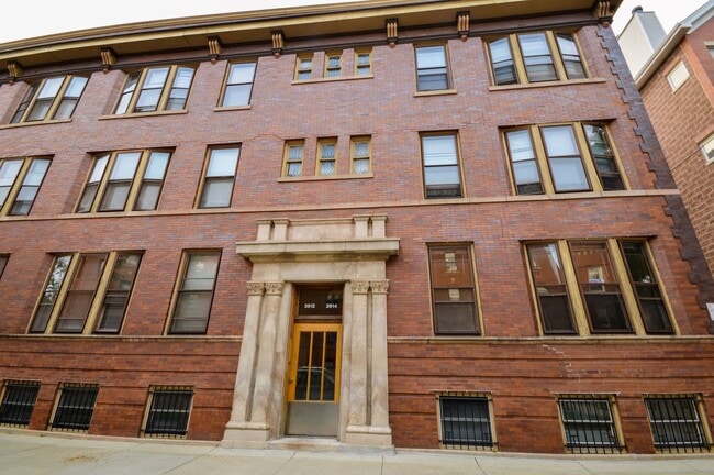 Photo - 3912 N Greenview Ave Apartment Unit 1