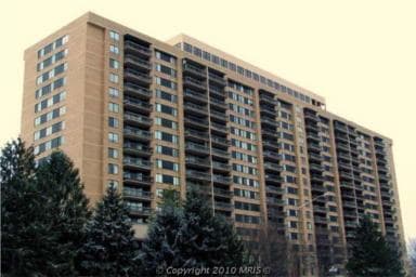 Building Photo - 3713 S George Mason Dr Rental