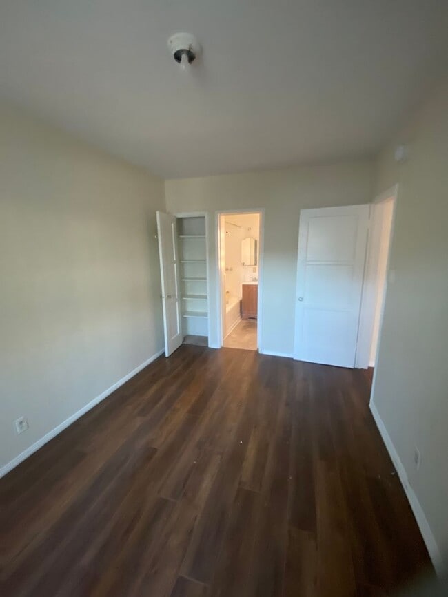203 W Cypress St Unit 205