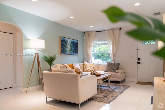 Building Photo - 775 NW 44th St Rental