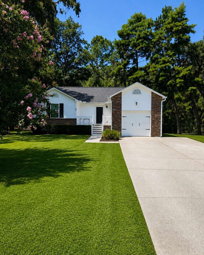 Building Photo - "Charming 3-Bed Waterfront Retreat with Scenic Views & Granite Countertops on Saint Helena Island"