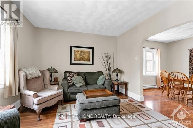 Photo - 24 Desjardins Ave