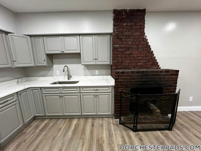 Building Photo - 95 Norfolk St Rental